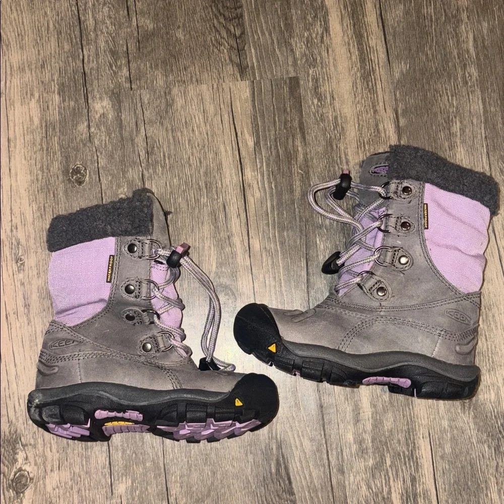KEEN  Little Kids' Snow Troll - NWOT size 9